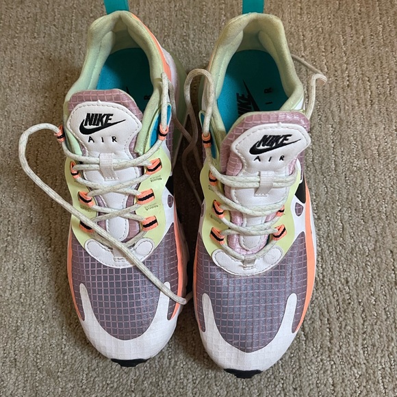 Nike Air Max 270 - Picture 4 of 7